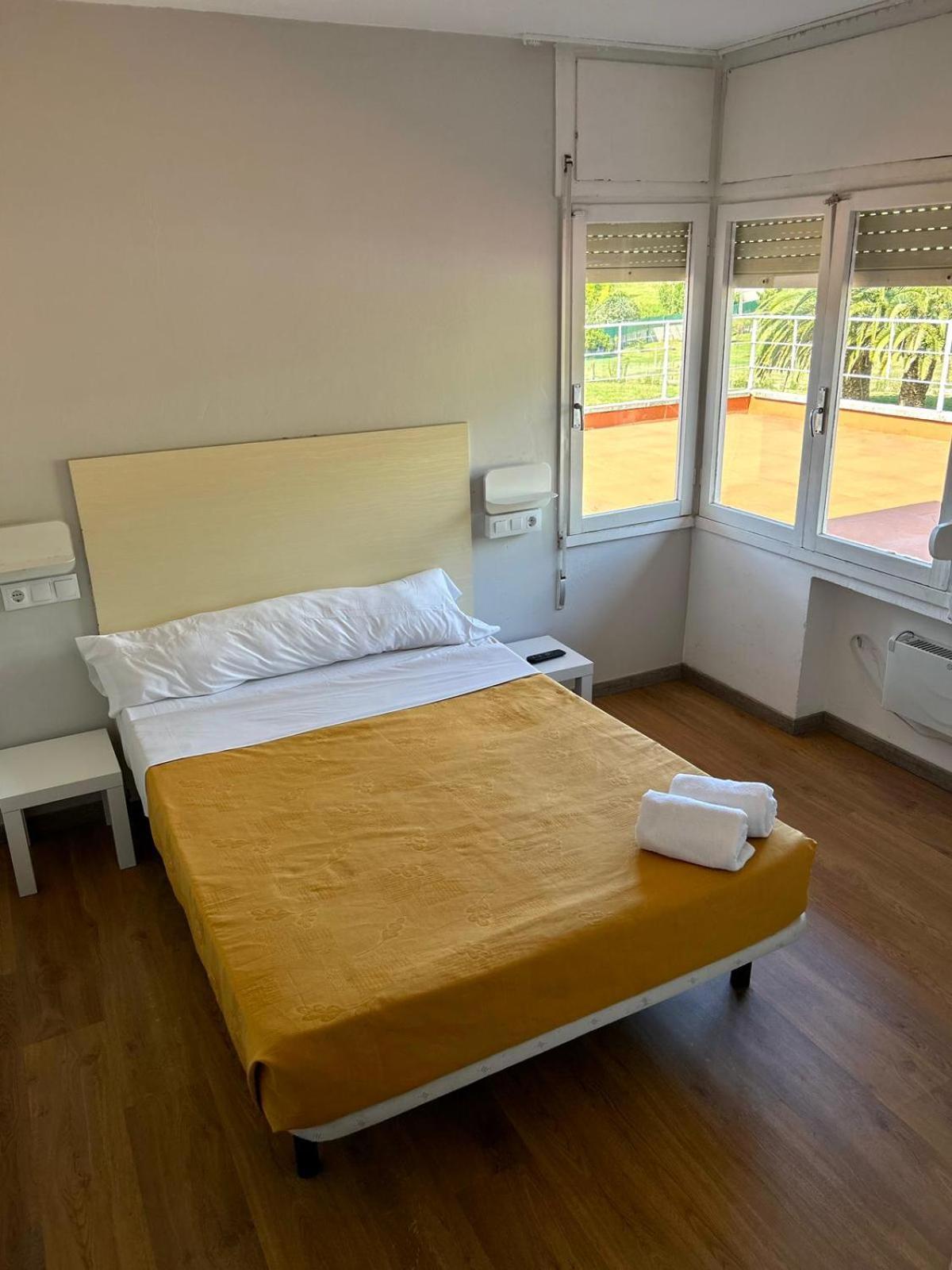 Hotel Las Palmeras à Gijón Extérieur photo